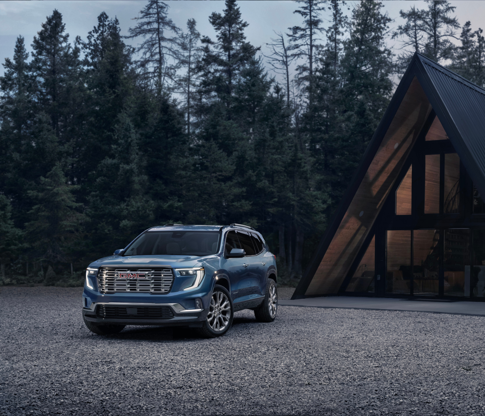 2026 GMC Acadia vs 2026 Ford Explorer: Three-Row SUV Space and Comfort in British Columbia