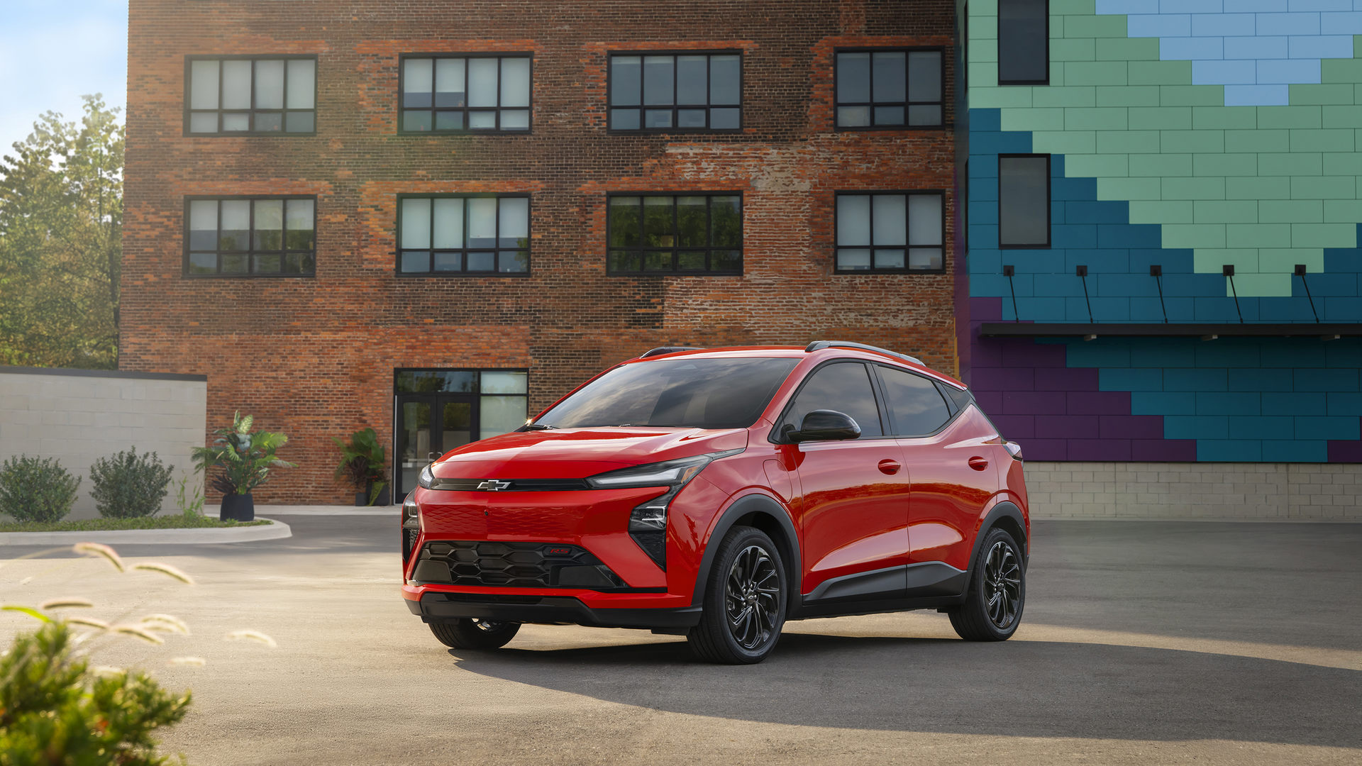 Key differences between 2027 Chevrolet Bolt and 2026 Nissan LEAF